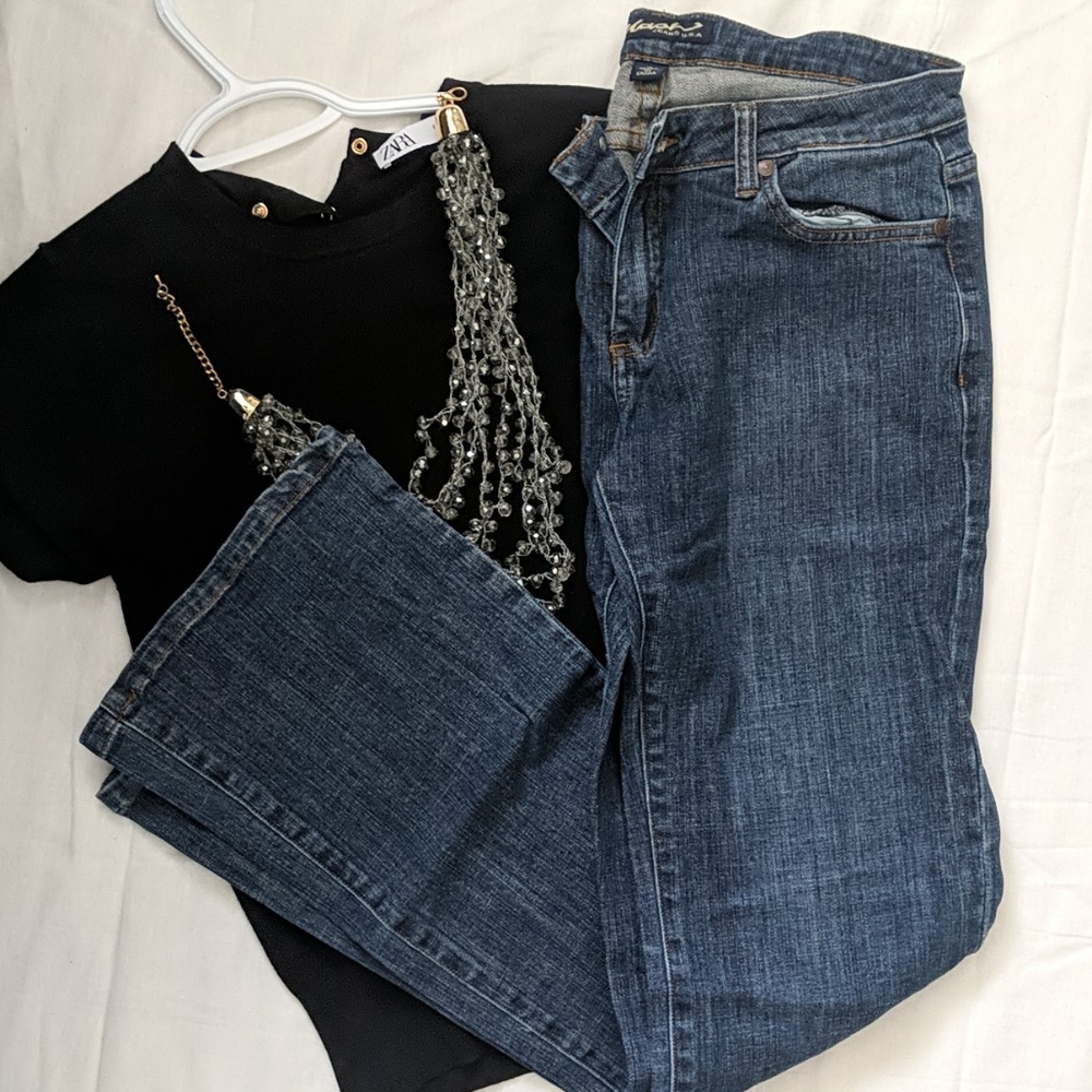 Med wash straight jeans
